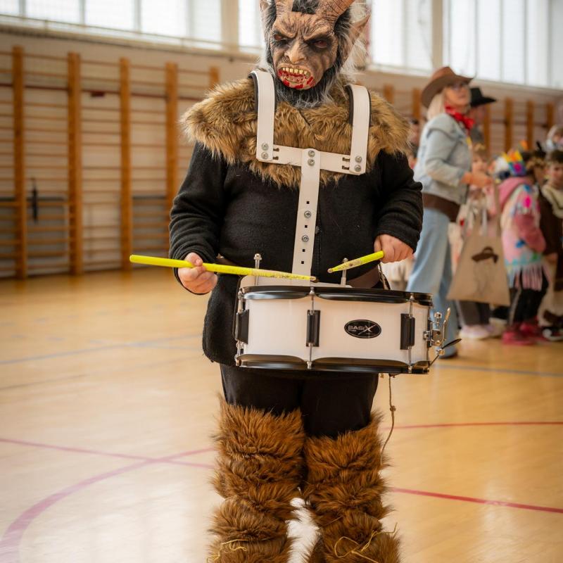 Mali maškari osvojili Grubišno Polje: Šarenilo se preselilo pod krov sportske dvorane