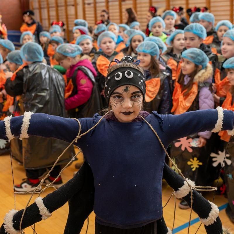 Mali maškari osvojili Grubišno Polje: Šarenilo se preselilo pod krov sportske dvorane
