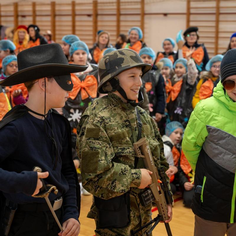 Mali maškari osvojili Grubišno Polje: Šarenilo se preselilo pod krov sportske dvorane