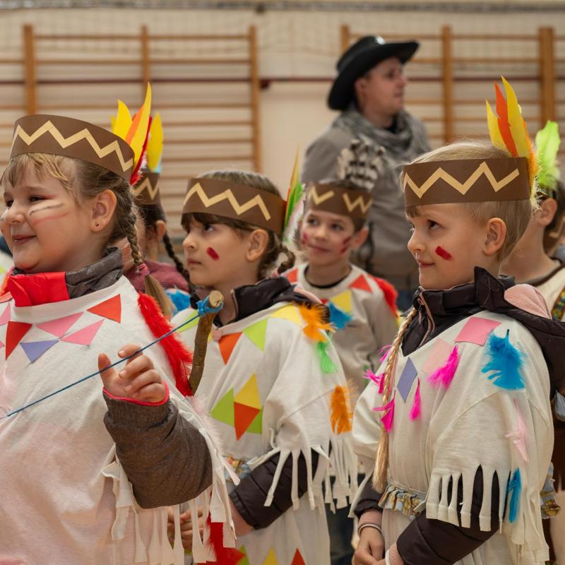Mali maškari osvojili Grubišno Polje: Šarenilo se preselilo pod krov sportske dvorane