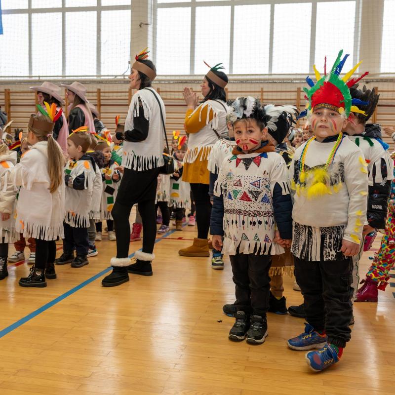 Mali maškari osvojili Grubišno Polje: Šarenilo se preselilo pod krov sportske dvorane